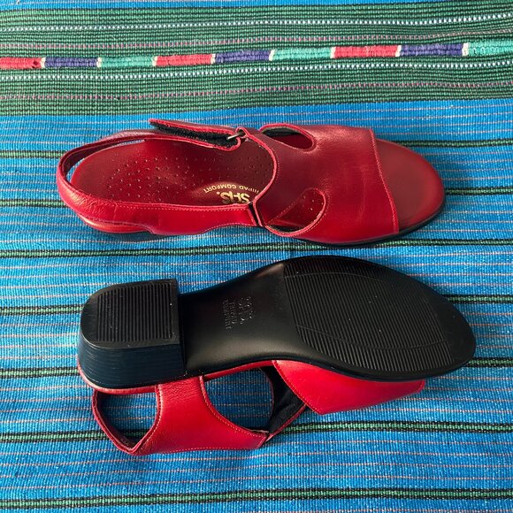 SAS cherry red velcro sandals like new size 7 - Picture 2 of 5